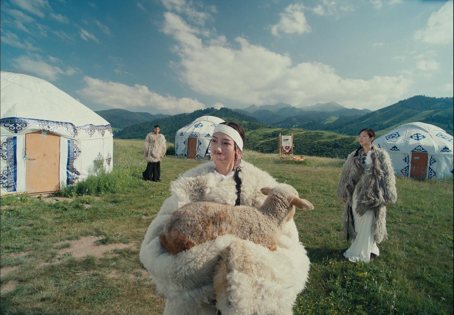 Artlist 热门游牧民族传统服饰商业广告短片ARRI ALEXA LF摄影机原始灰片调色练习LOG实拍4K视频素材（13203）