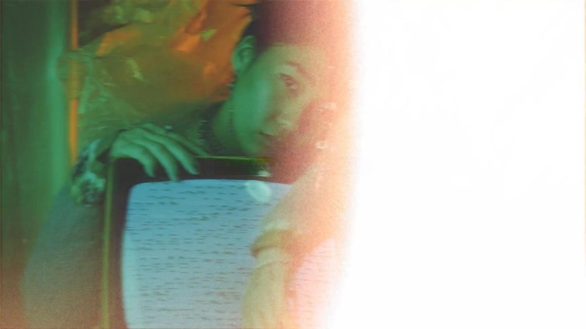 达芬奇模板：50个复古胶片打孔划痕薄膜燃烧过渡转场模板（13065）