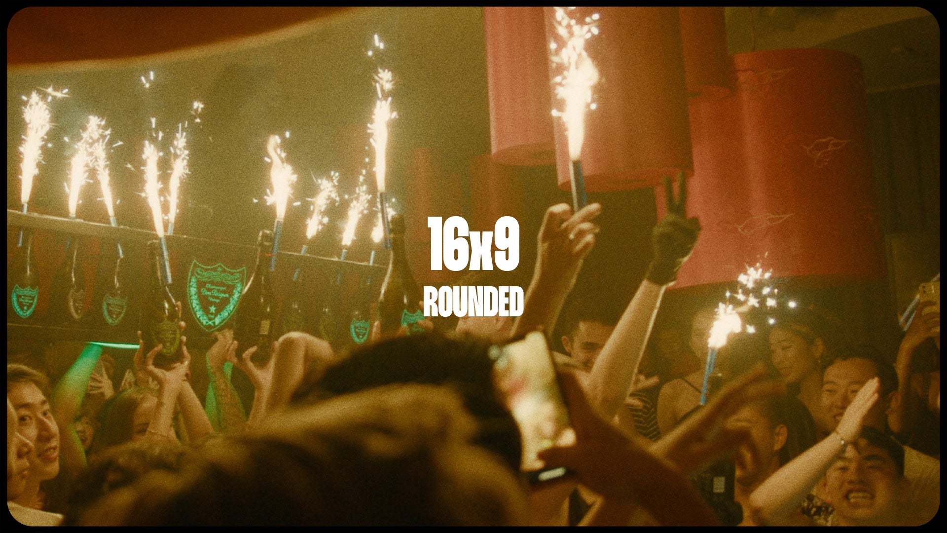 92个复古电影美学胶片帧镜头方形圆角边框遮罩颗粒黑/白PNG视频叠加层 Classic Film Frames（9037）