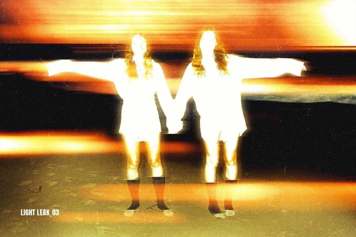 老式胶片相机发光条纹烧伤漏光效果叠加层PSD特效样机 Analogue Light Leak Photo Effect（13634）