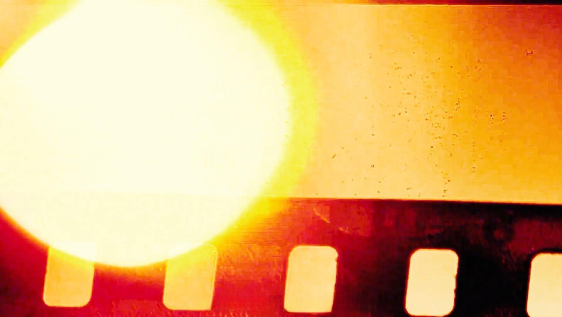 FCPX插件：50个复古Super 8mm胶片打孔、烧录、漏光、砂砾、快门无缝转场过渡+音效（13696）