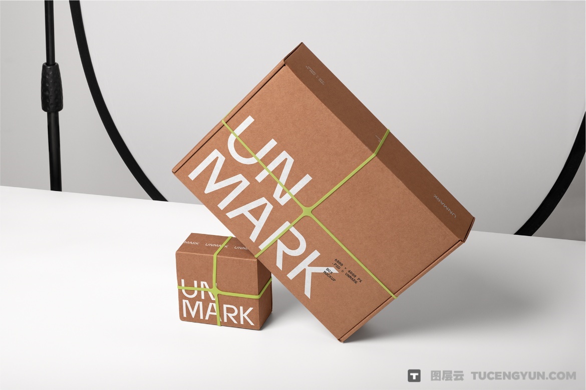 12款极简物流VI品牌包裹塑料袋牛皮纸纸盒包装盒贴纸纸筒名片手机PSD样机组合 Packing Essentials Bundle / 12 PSD(13361) 12款极简物流VI品牌包裹塑料袋牛皮纸纸盒包装盒贴纸纸筒名片手机PSD样机组合 Packing Essentials Bundle / 12 PSD(13361)