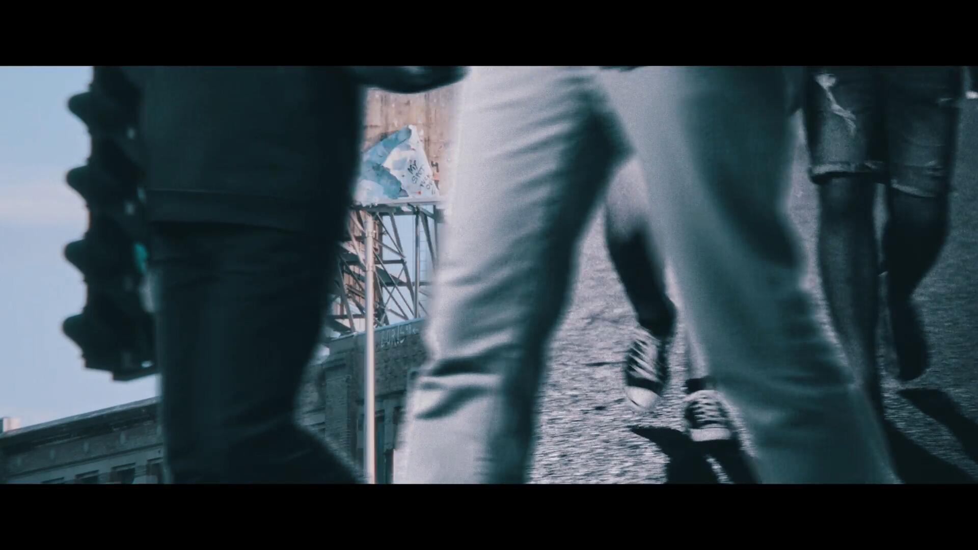 AE/PR/达芬奇模板：创意故事感人物剪影擦拭前景模糊转场过渡（13601）