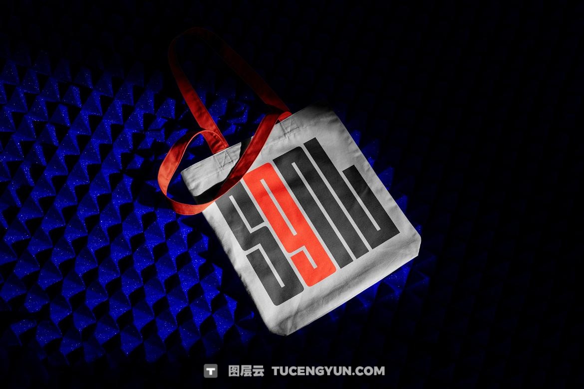 31个暗色质感企业VI文创品牌T恤手机电脑手提袋帆布袋名片海报设计展示PSD套装 SGNL Branding Mockups（13362）