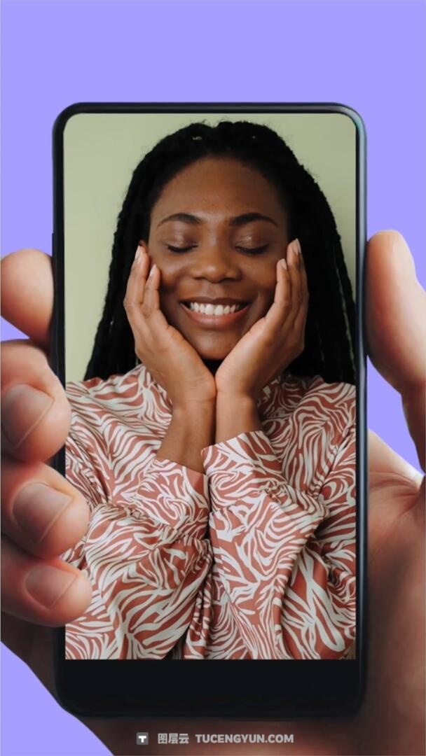 FCPX插件：8个创意新潮短视频剪辑手持手机无缝转场模板（13365）