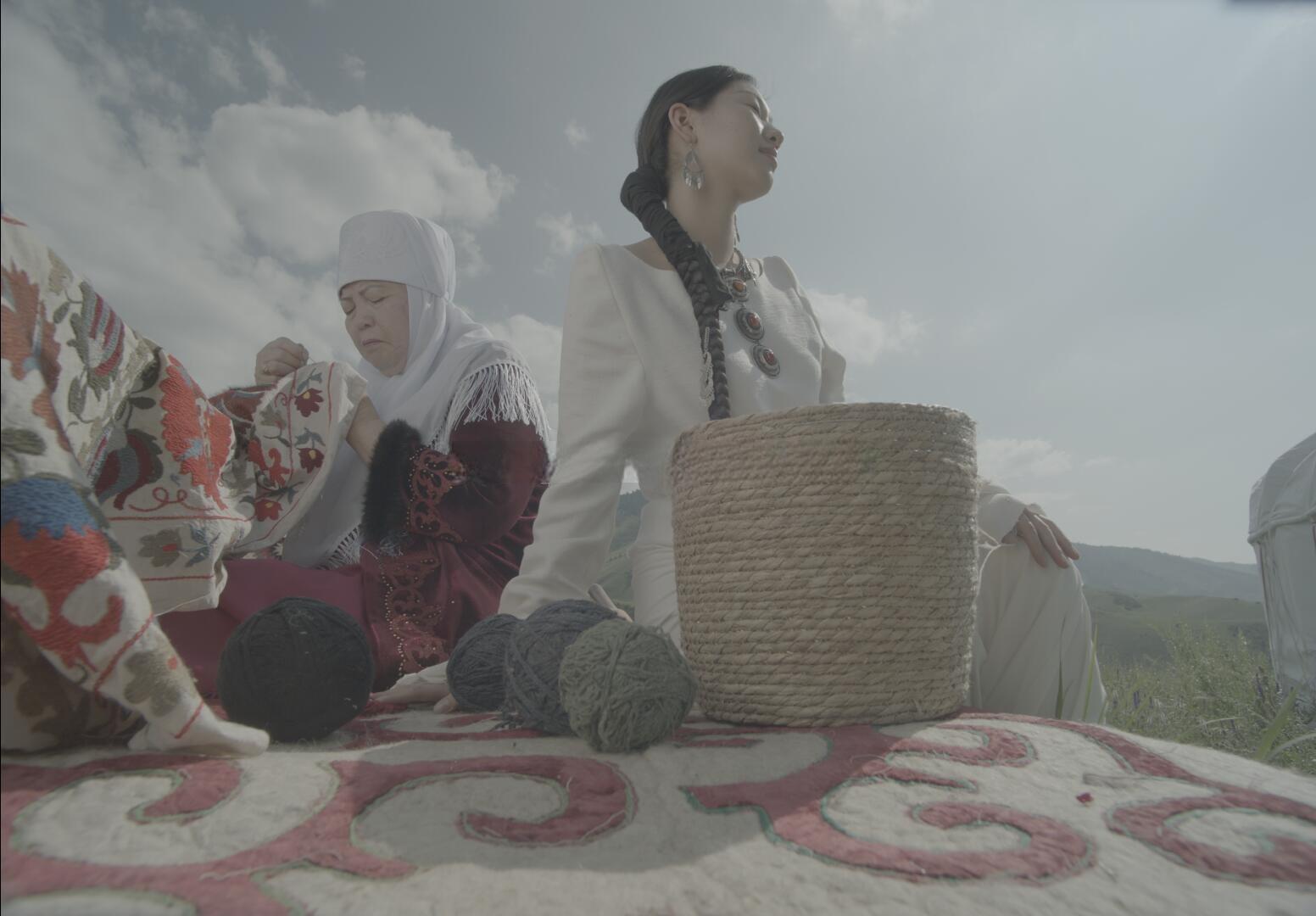 Artlist 热门游牧民族传统服饰商业广告短片ARRI ALEXA LF摄影机原始灰片调色练习LOG实拍4K视频素材（13203）