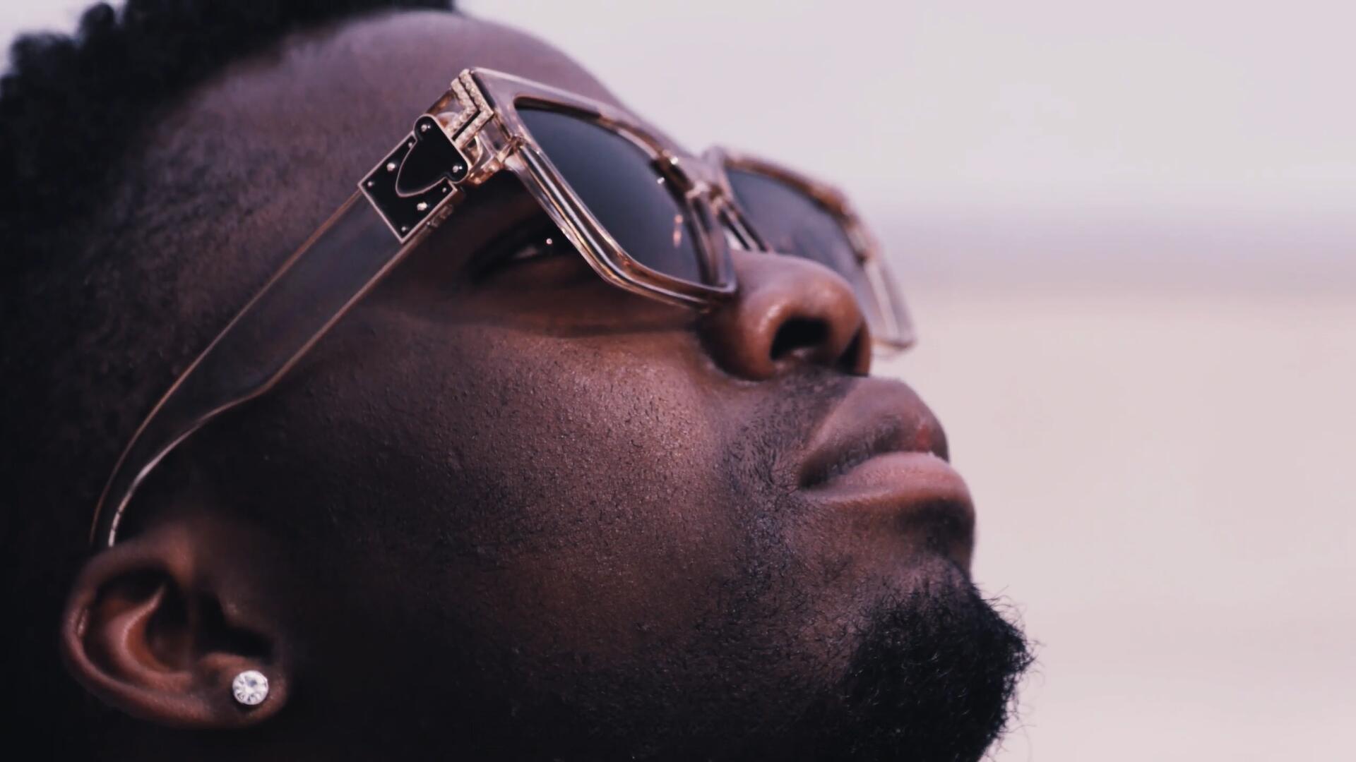 AE模板：复古8bit像素风格做旧半色调数字失真动态艺术效果模板（13692）