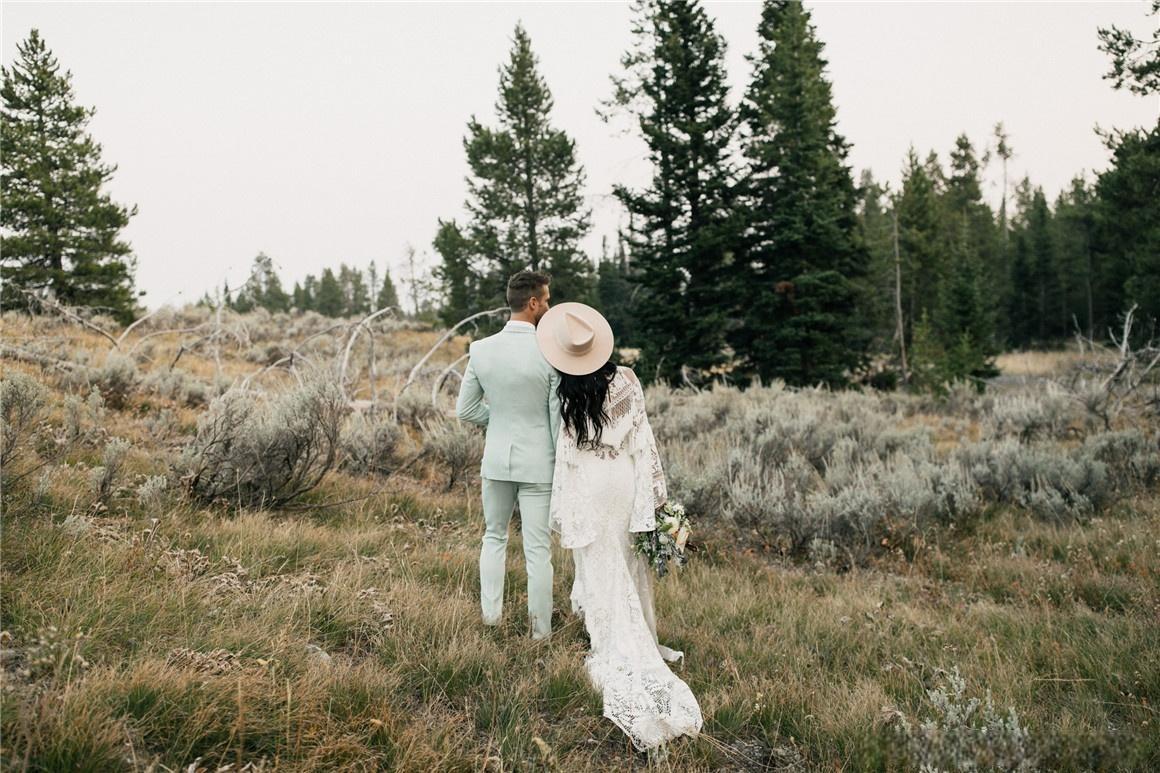 热门叙事感情绪氛围美学奶油色调自然旅拍婚纱摄影LR调色预设 G-Presets – Blake Hogge Presets（12963）