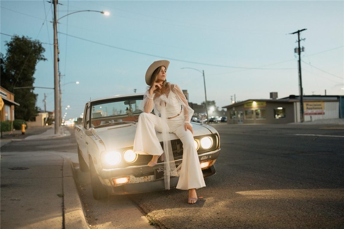 热门叙事感情绪氛围美学奶油色调自然旅拍婚纱摄影LR调色预设 G-Presets – Blake Hogge Presets（12963）