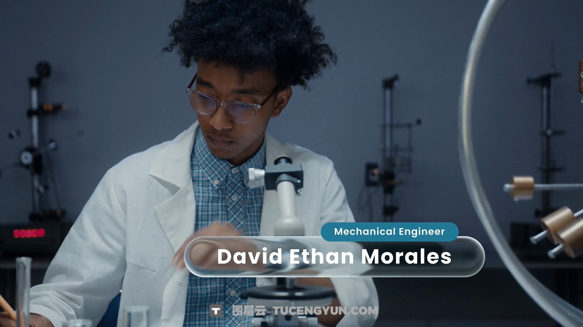 AE模板：苹果液态玻璃渐变效果文字标题字幕动画模板（13996）