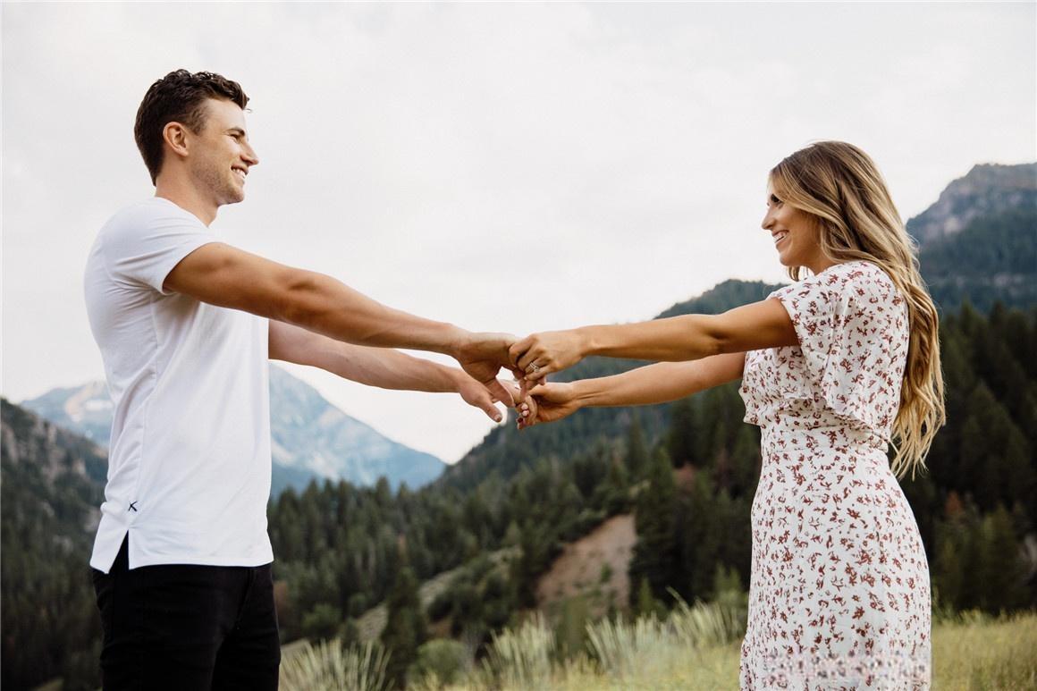 热门叙事感情绪氛围美学奶油色调自然旅拍婚纱摄影LR调色预设 G-Presets – Blake Hogge Presets（12963）