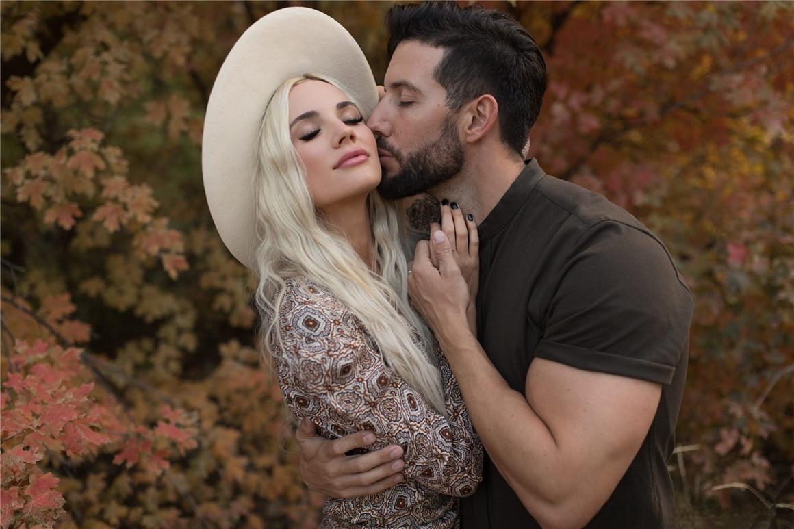 热门叙事感情绪氛围美学奶油色调自然旅拍婚纱摄影LR调色预设 G-Presets – Blake Hogge Presets（12963）