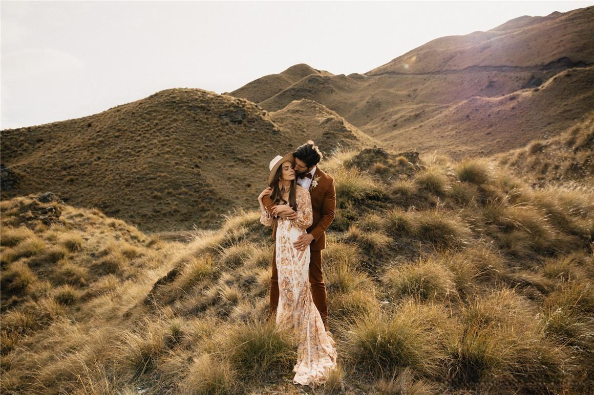 热门叙事感情绪氛围美学奶油色调自然旅拍婚纱摄影LR调色预设 G-Presets – Blake Hogge Presets（12963）