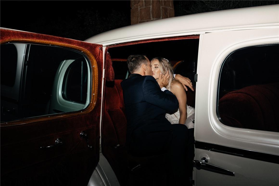 热门叙事感情绪氛围美学奶油色调自然旅拍婚纱摄影LR调色预设 G-Presets – Blake Hogge Presets（12963）